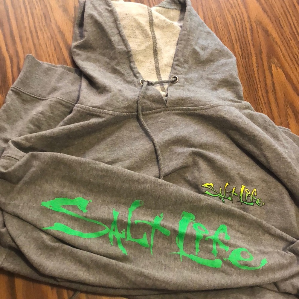 Salt life hoodie. XXL. Grey, green sleeve logo